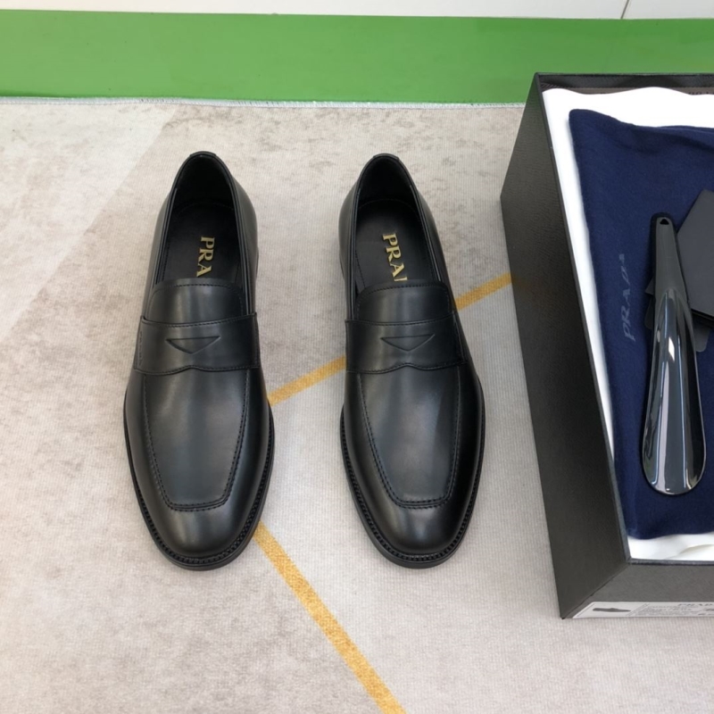Pra*a leather shoes